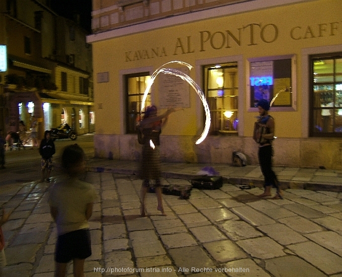 Feurige Künstler in Rovinj