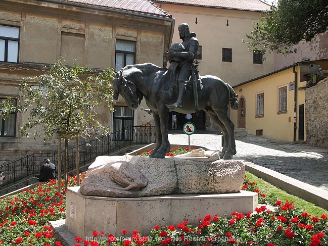 ZAGREB > Gradec > Reiterstandbild unterhalb des Steinernen Tores