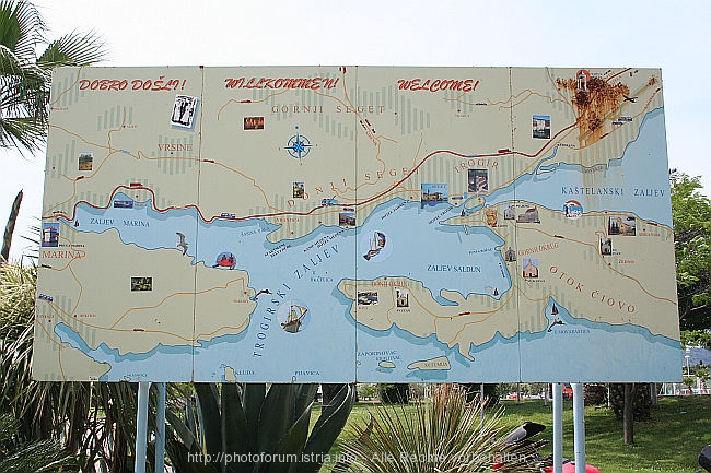 FLUGHAFEN SPLIT bei Kastela > Plan auf dem Parkplatz