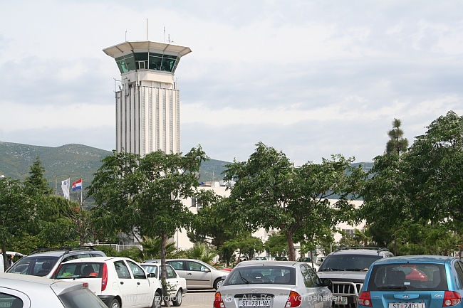 FLUGHAFEN SPLIT bei Kastela > Flughafentower