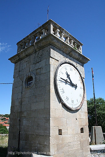 SINJ > Uhrturm