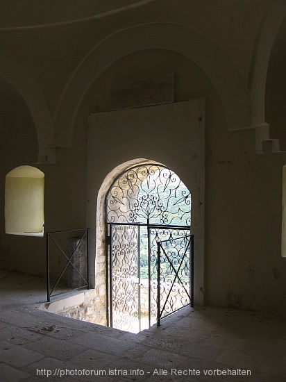 FESTUNG KLIS > Kirche Sankt Vid