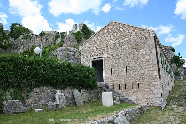 FESTUNG KNIN > Unterstadt > Galerie