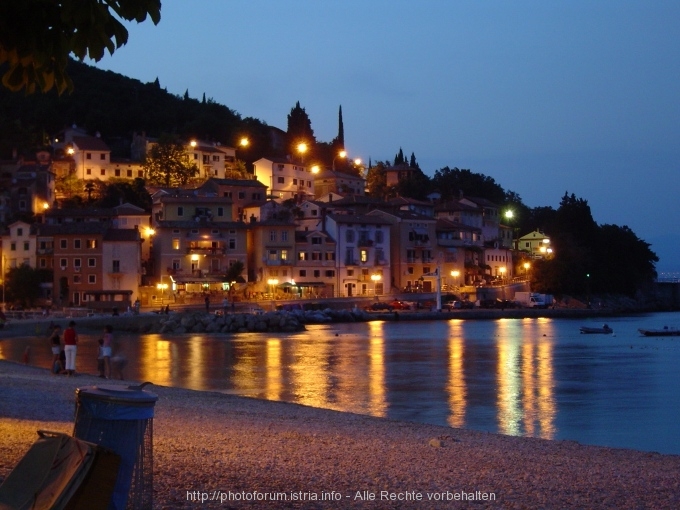 MOSCENICKA DRAGA > Panorama bei Nacht