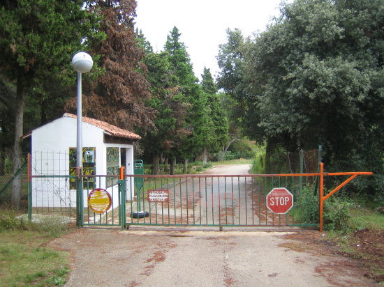 Monte Madonna Eingang Kaserne