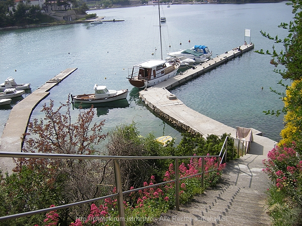 Supetarska Draga > Blick vom Stiegenwirt 2