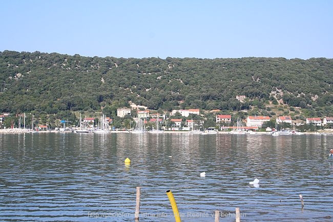 DONJA SUPETARSKA DRAGA > Blick zur ACI Marina in Gornja Supetarska draga