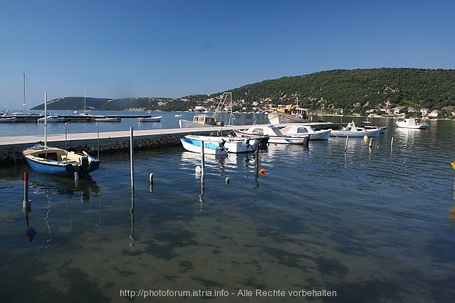 DONJA SUPETARSKA DRAGA > Bootshafen