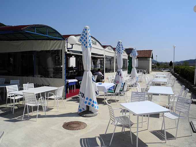 SUPETARSKA DRAGA > Restaurant am Hafen