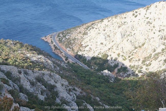 JADRANSKA MAGISTRALA > Bucht südlich von Karlobag