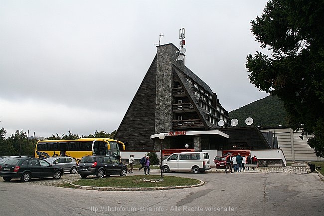 BASKE OSTARIJE > Hotel Velebno