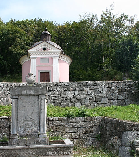 MAJORIJA > Kaiserquellen und Kirche Hl Michael