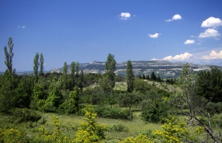 SKRADIN-BRIBIR > Straßenaussicht gen Nordosten