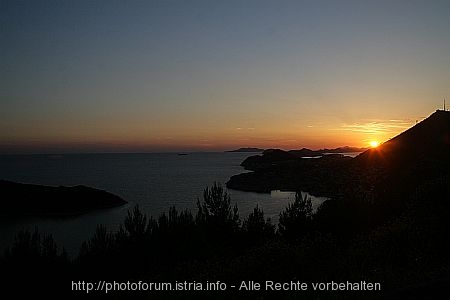 SONNE > Sonne versinkt über Dubrovnik und Lokrum