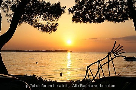 SONNE > Sonnenuntergang mit Blick auf die Brijuni-Inseln