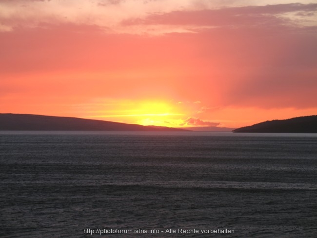 SONNE > Sonnenuntergang über der Insel Pag