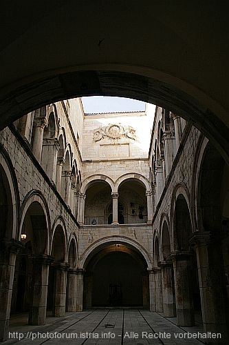 DUBROVNIK > Palaca Sponza