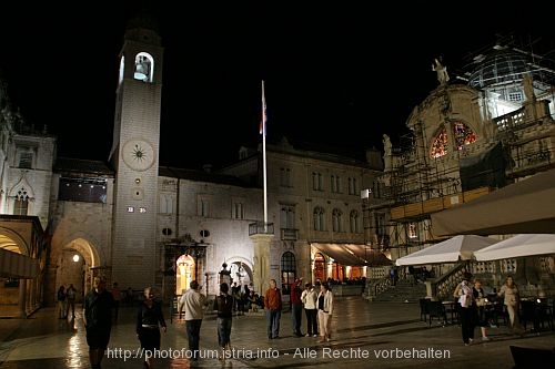 DUBROVNIK > Sv. Vlaho und Uhrturm bei Nacht