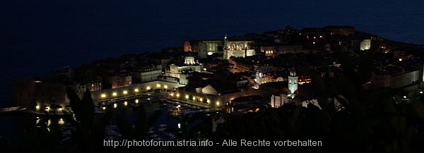 DUBROVNIK > Panorama bei Nacht