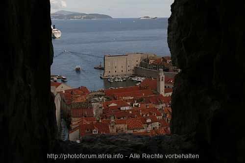 DUBROVNIK > Blick auf den alten Hafen