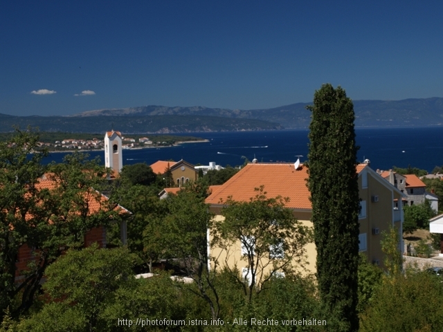 Blick über Malinska in die Kvarner Bucht