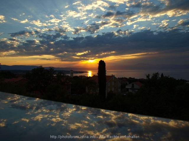 Gespiegelter Sonnenuntergang in Malinska