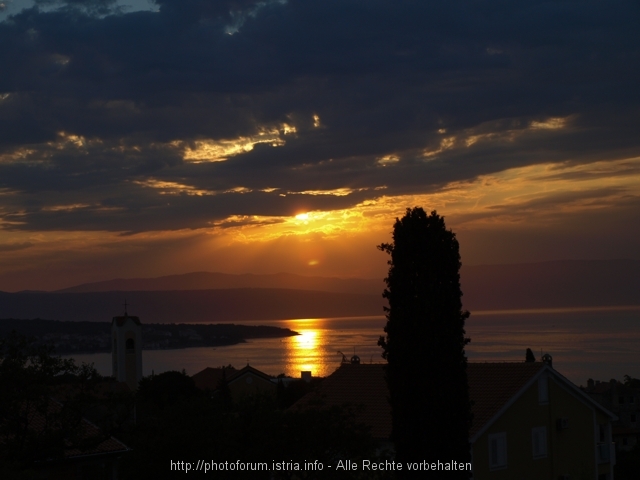 Wunderschöner Sonnenuntergang über Malinska