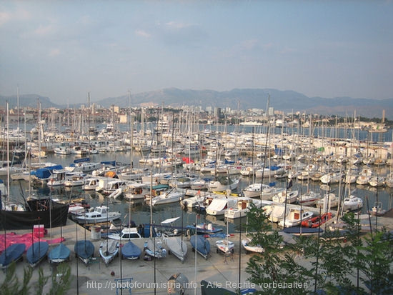 ACI MARINA SPLIT > Blick auf die Marina.jpg