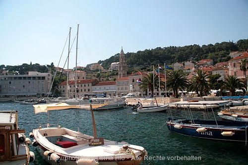 HVAR > Blick in die Marina