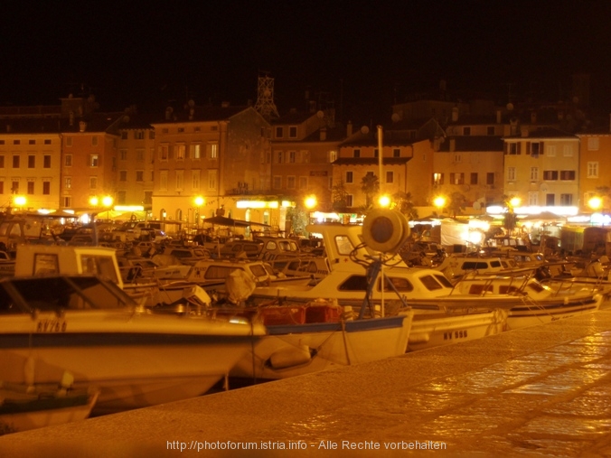 ROVINJ > Hafen Rovinj > Die Nacht ist da