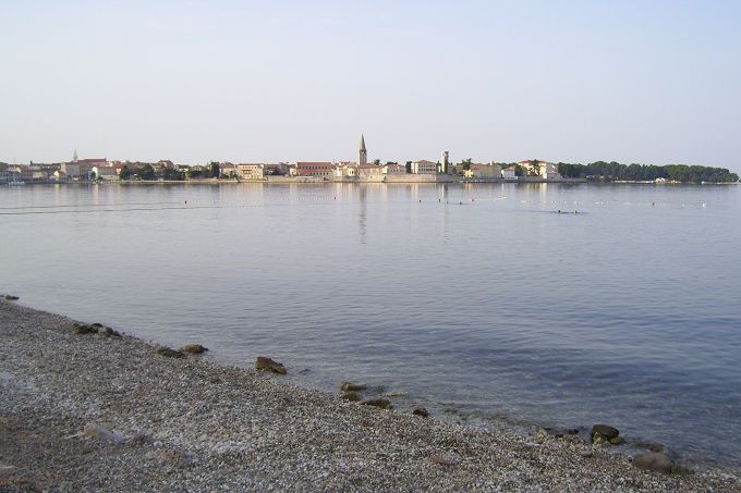 POREC > Altstadtblick vom Strand Borik