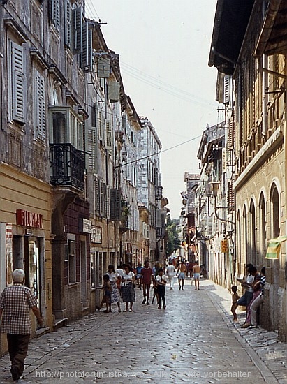 POREC > Altstadt > Decumanus - Aufnahme aus dem Jahre 1981