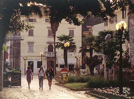 POREC > Altstadt > Gasse Decumanova