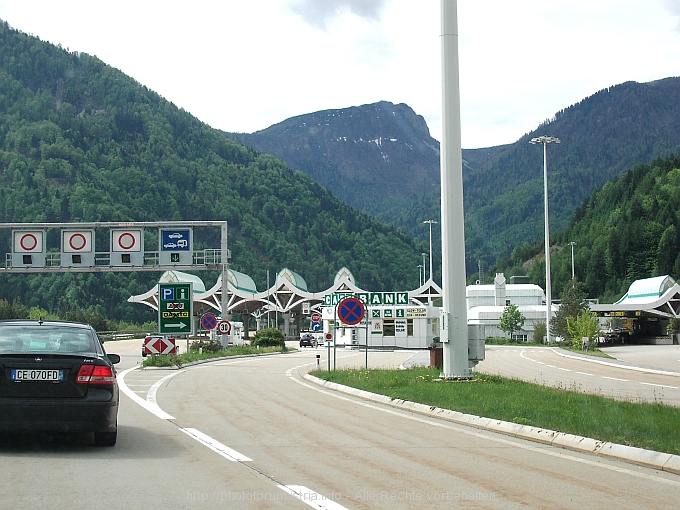 ISTRIENANREISE über SLO-Karawankentunnel > Grenzstation auf österreichischem Staatsgebiet
