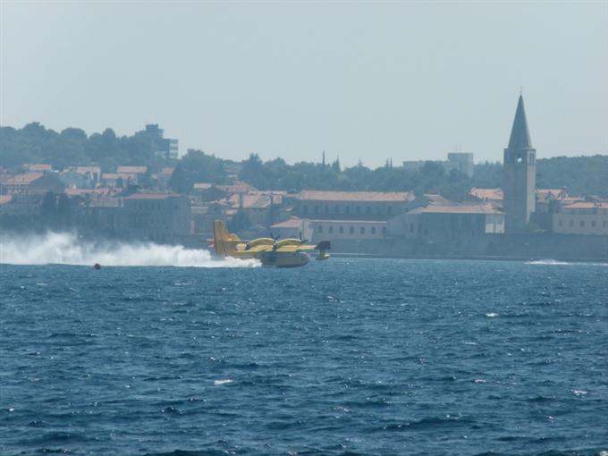 ISTRIEN_Löschflugzeug:Porec:25.08.2012