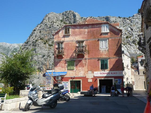 omis