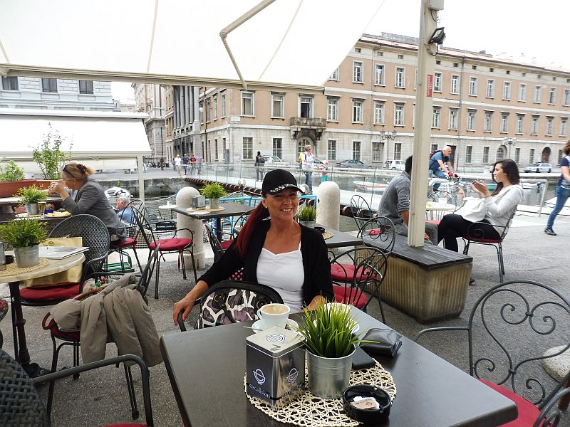 Triest Cafe