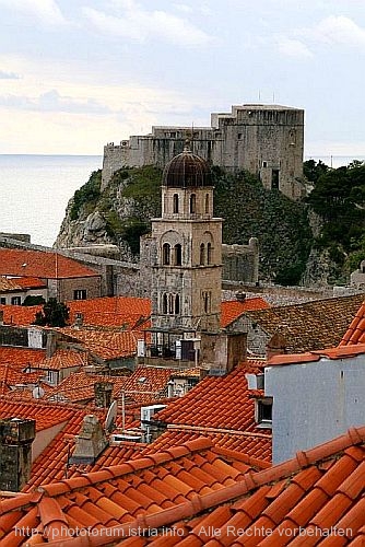 DUBROVNIK > Glockenturm des Franziskanerklosters