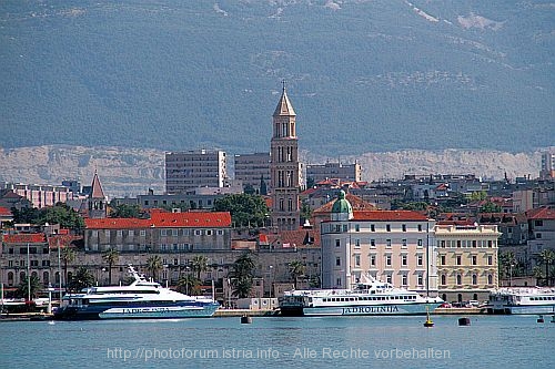 SPLIT > Skyline mit Glockenturm Sv. Duje