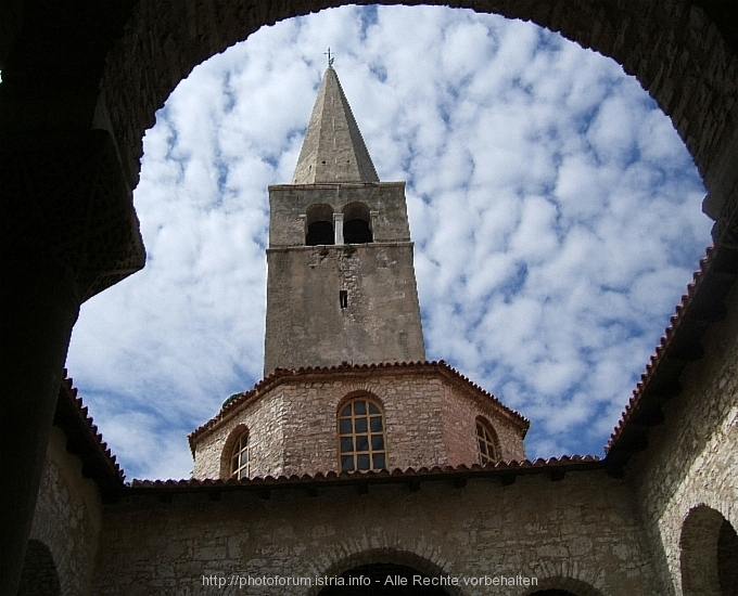 POREC > Glockenturm der Basilika Euphrasius