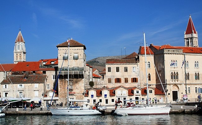 TROGIR > Die beiden schönsten Glockentürme der Stadt