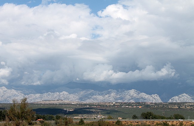 Dalmatien: Wolken über dem Velebit