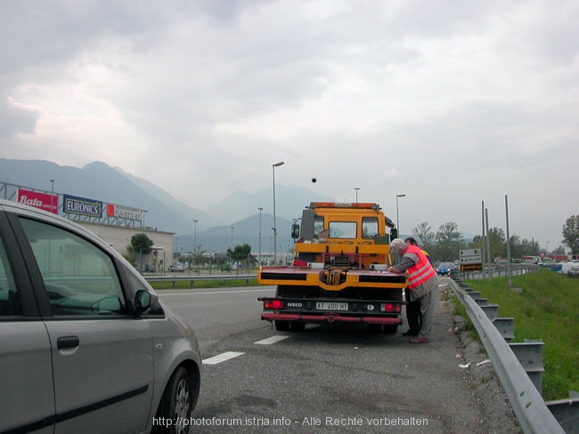 I > CARNIA > Panne in Autobahnausfahrt 3