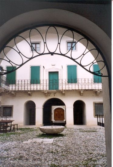I > VENZONE > Palazzo Orgnani Martina