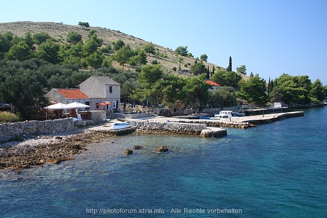 INSEL KATINA > Restaurant Grill Aquarius an der Proversa Mala