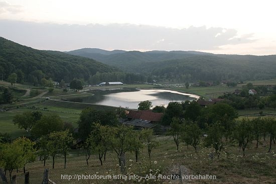 PODGARIC > Blick auf das Naherholungsgebiet