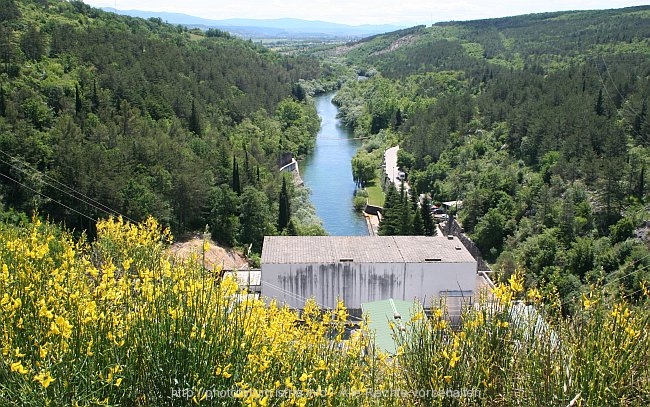 CETINA > Staustufe am Perucko Jezero