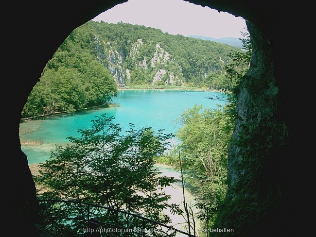 NATIONALPARK PLITVICER SEEN > Blick über den Kaluderovac jezero