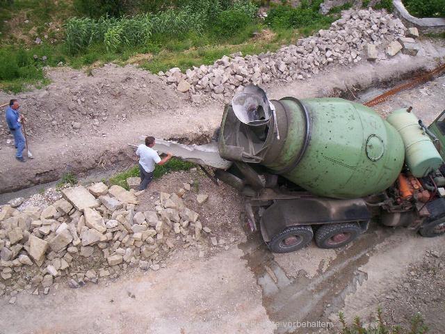 MOTOVUN > Beim Fundament Giesen