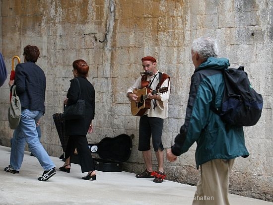 MUSIKER > Straßenmusikant in der Altstadt von Dubrovnik